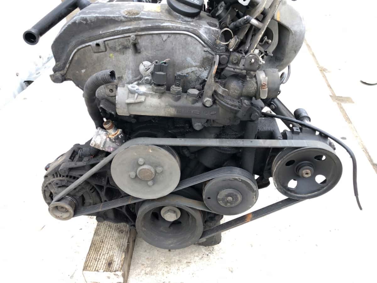 Moteur M 111.948 vue 4