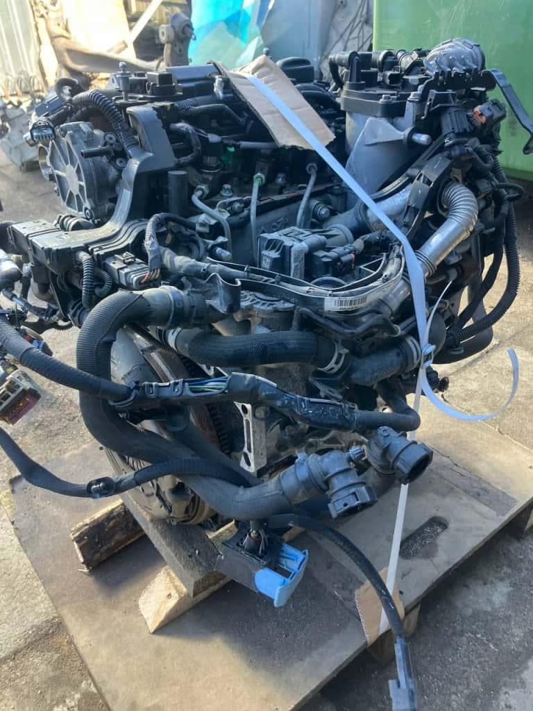 Moteur 9HC (DV6C) vue 3