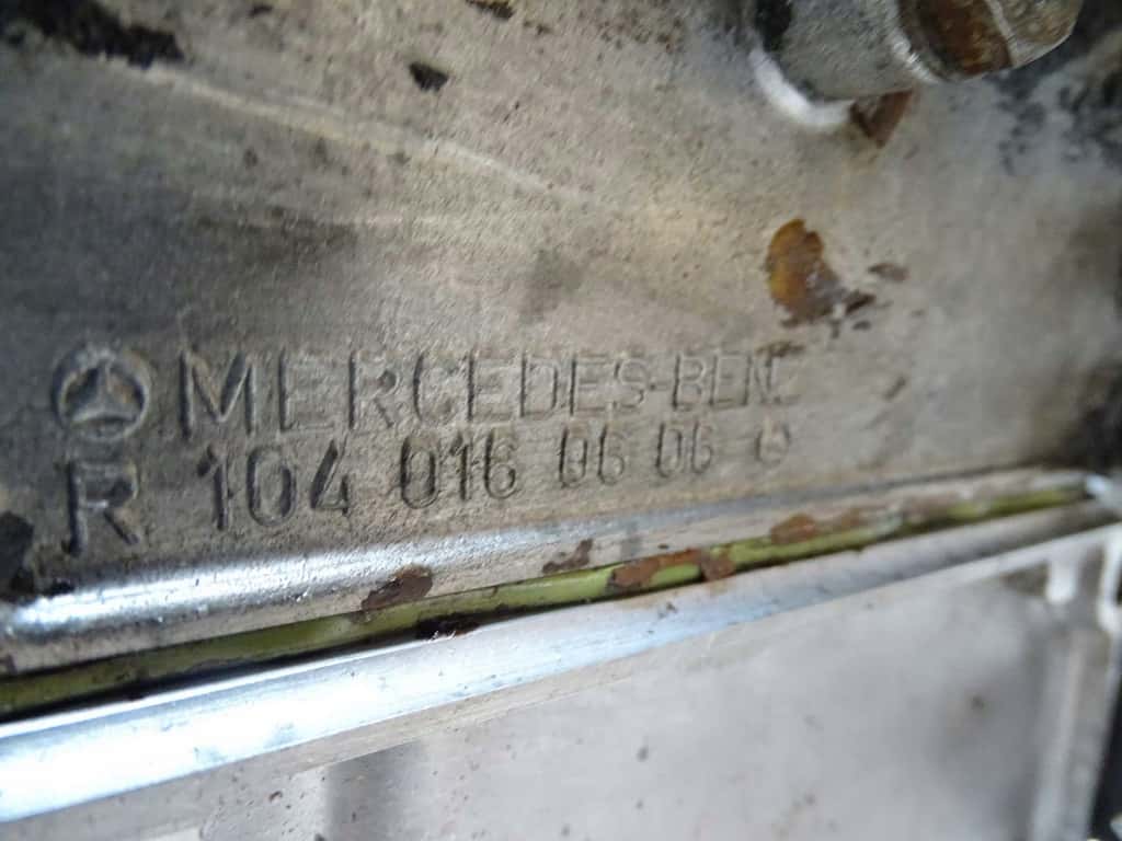 Moteur M 104.990 vue 4