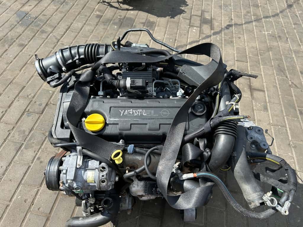Moteur Y 17 DTL vue 2