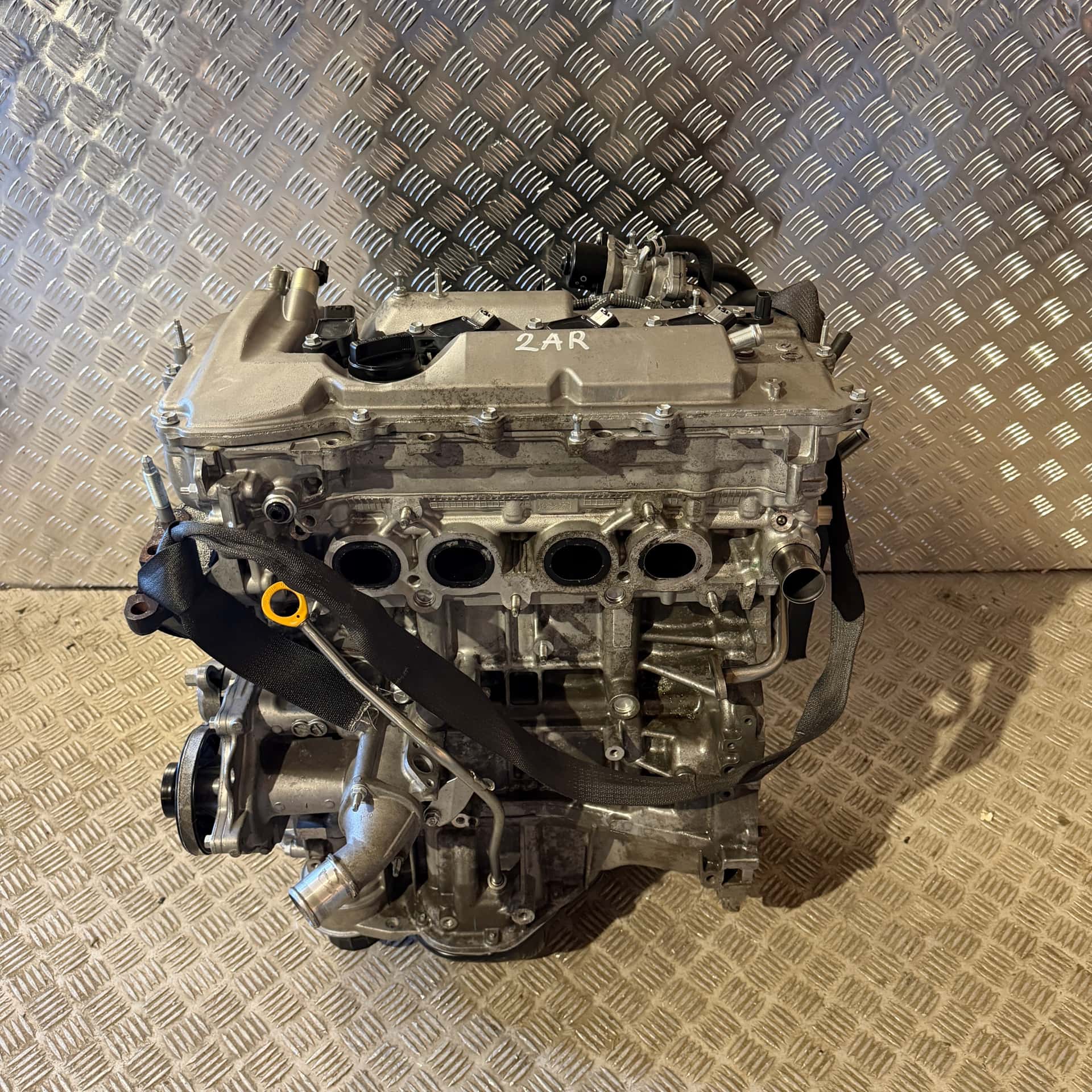 Moteur 2AR-FXE vue 2