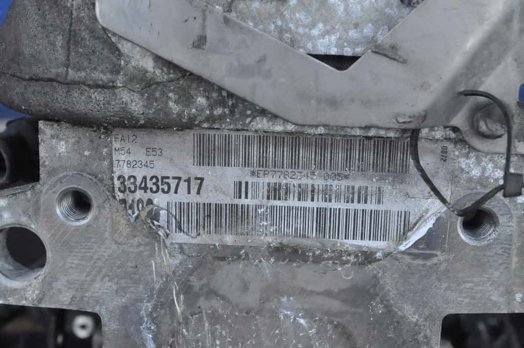 Moteur M54 B30 (306S3) vue 2