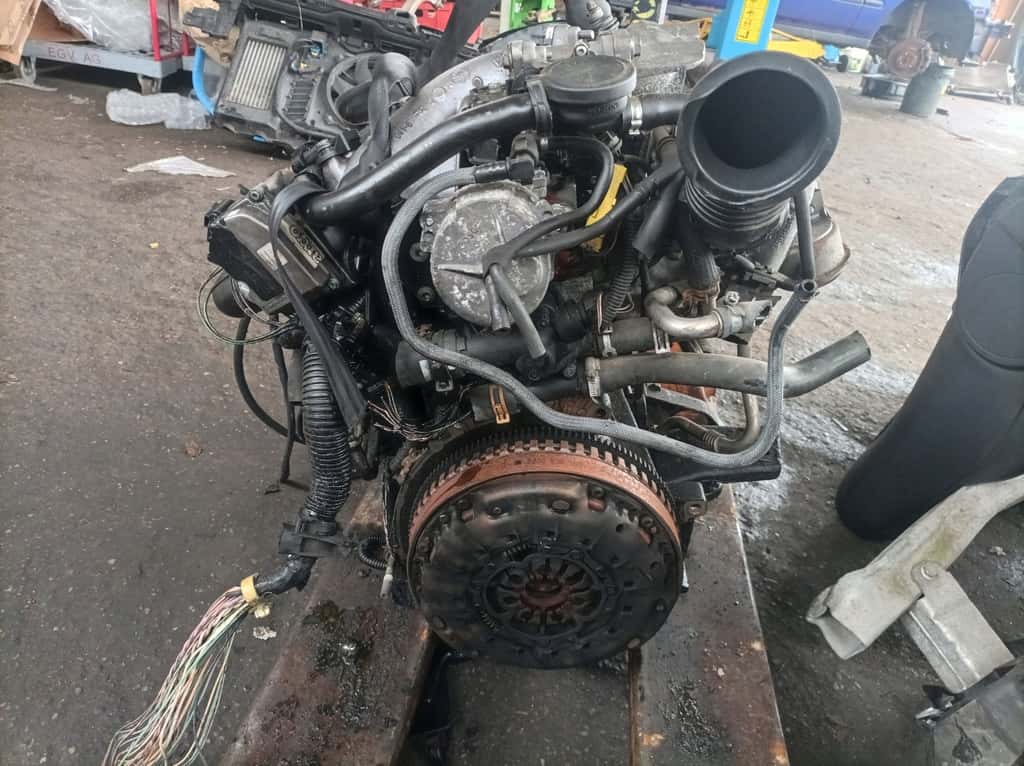 Moteur F9Q E 804 vue 3