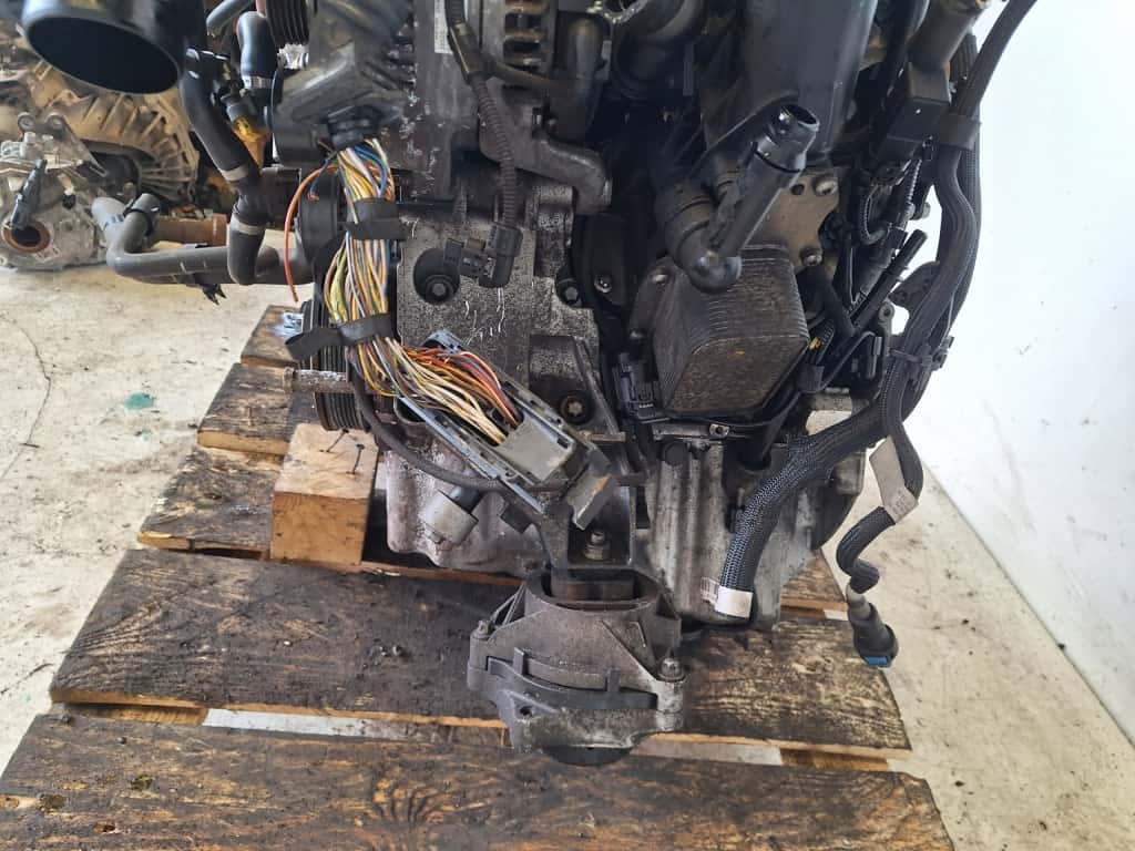 Moteur B37 D15 A vue 7