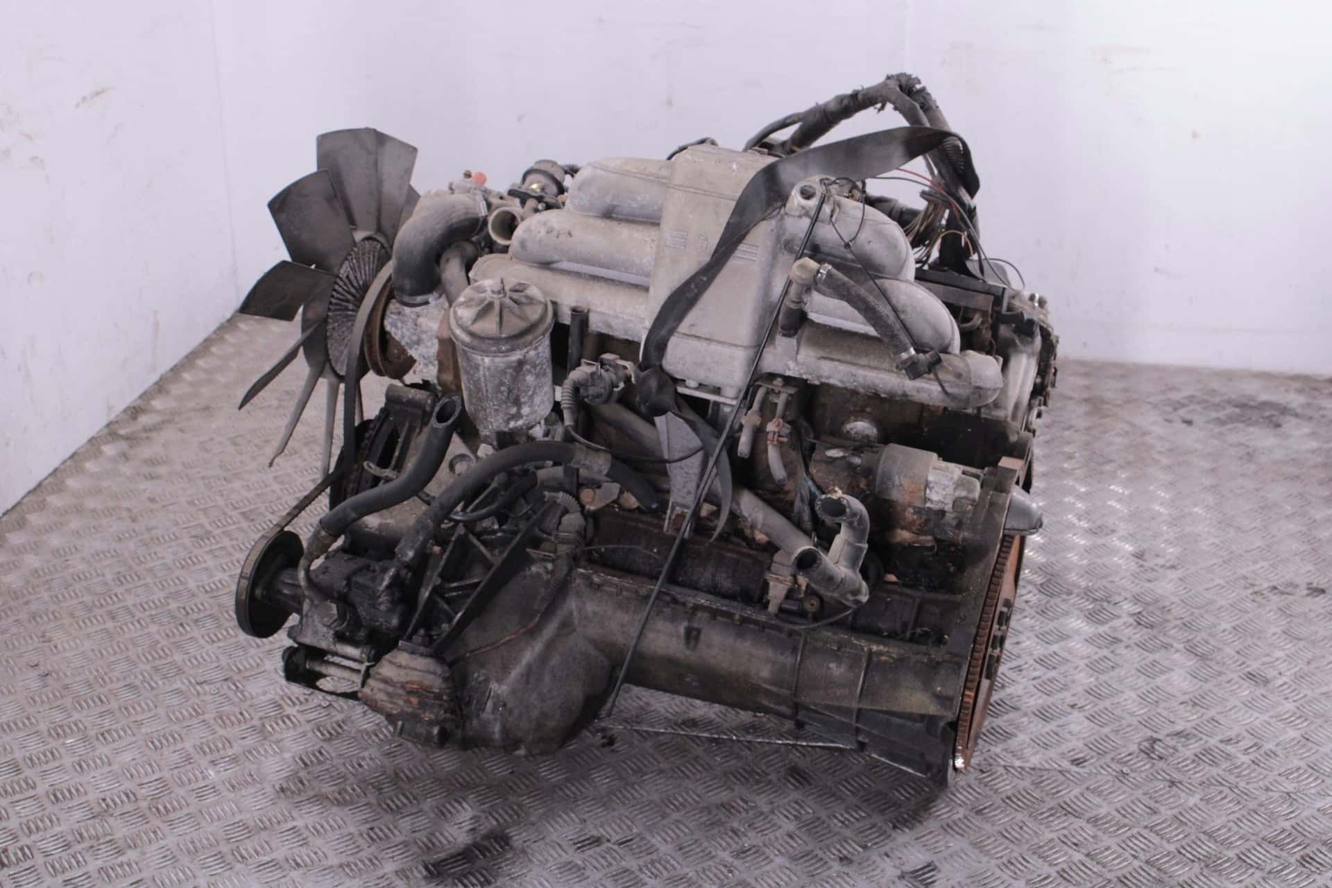 Moteur M30 B30 (306KA) vue 2