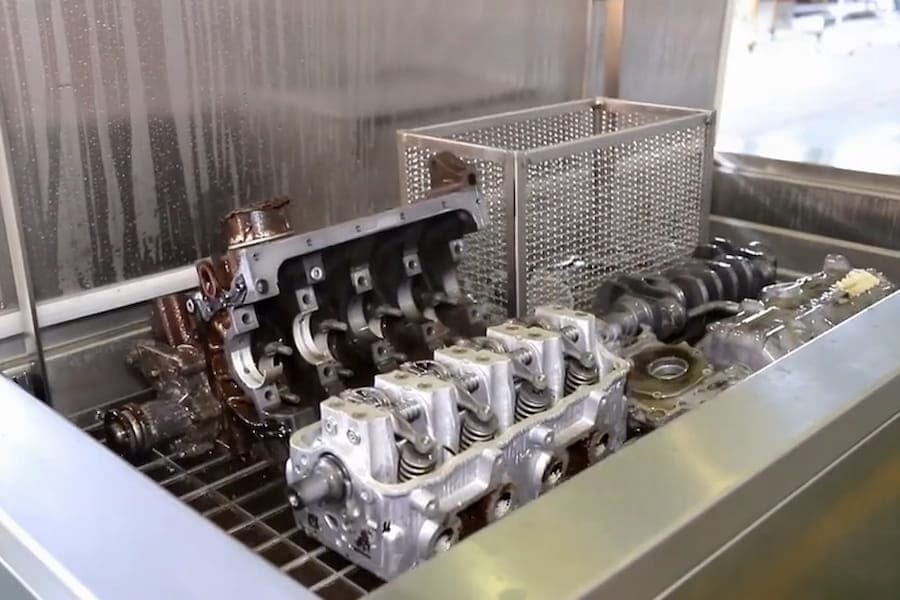 Moteur F20DVH — vue 7