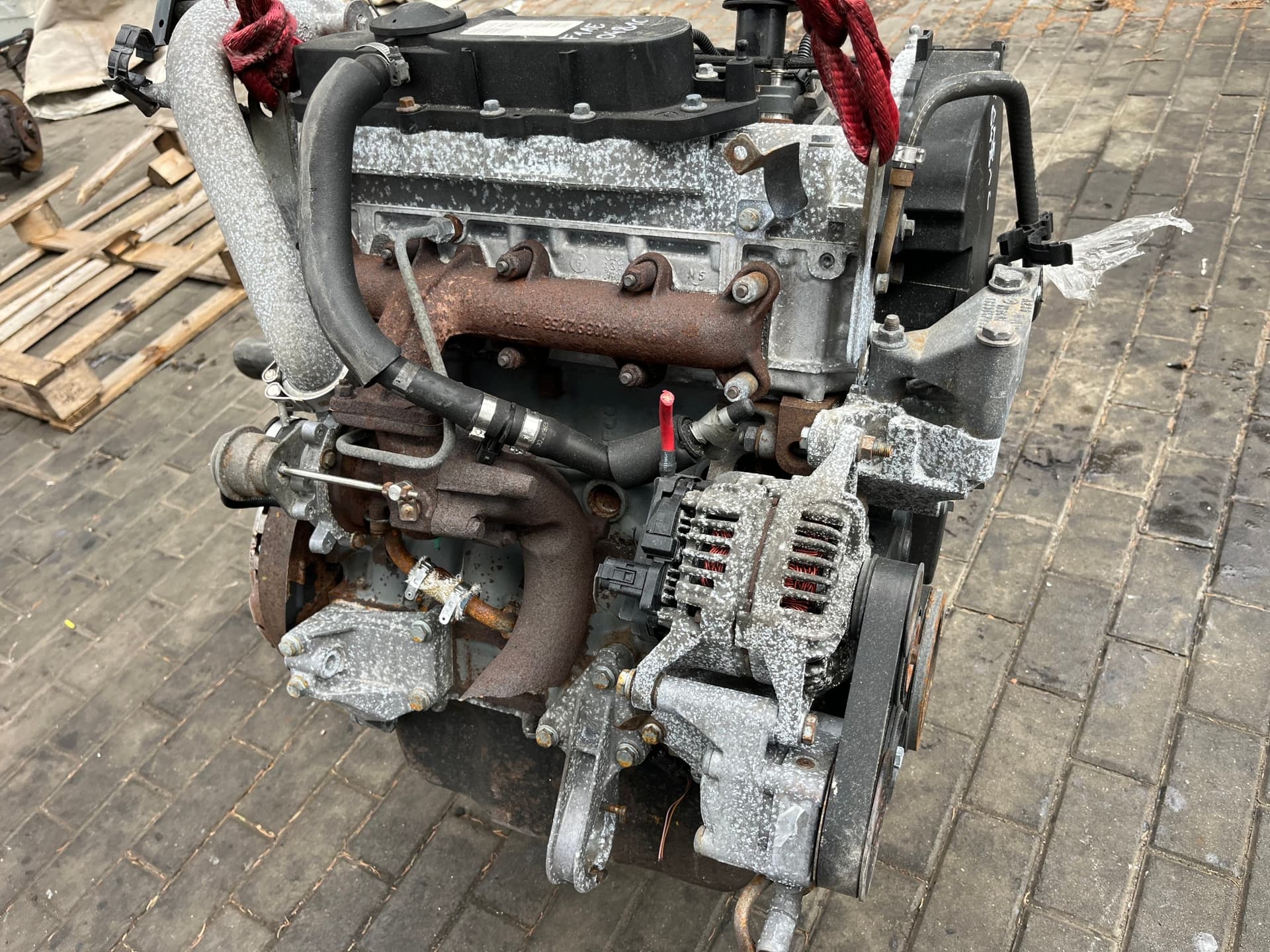 Moteur F1AE0481C — vue 5