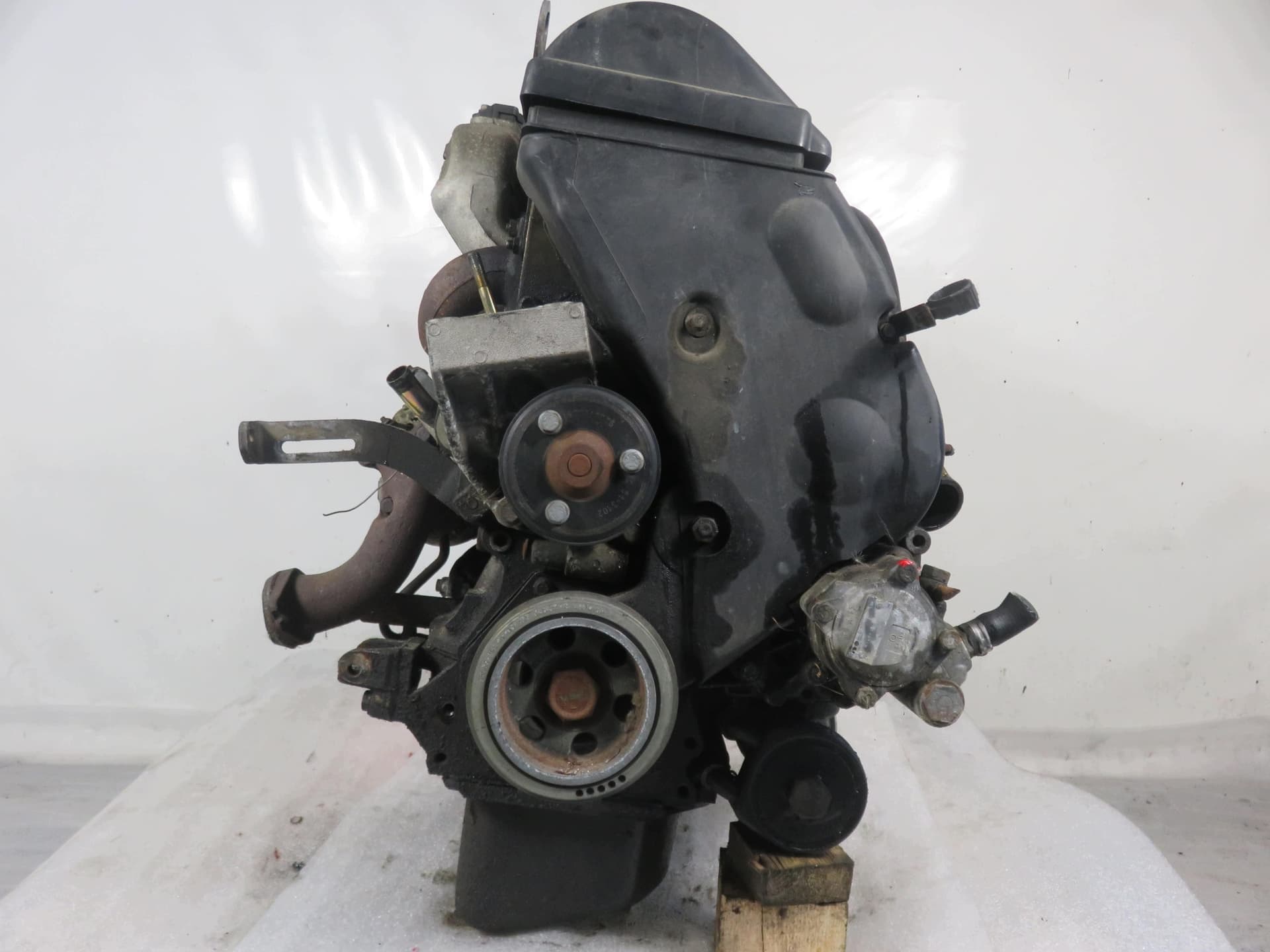 Moteur 8140.43S (F28DTCR) — vue 3
