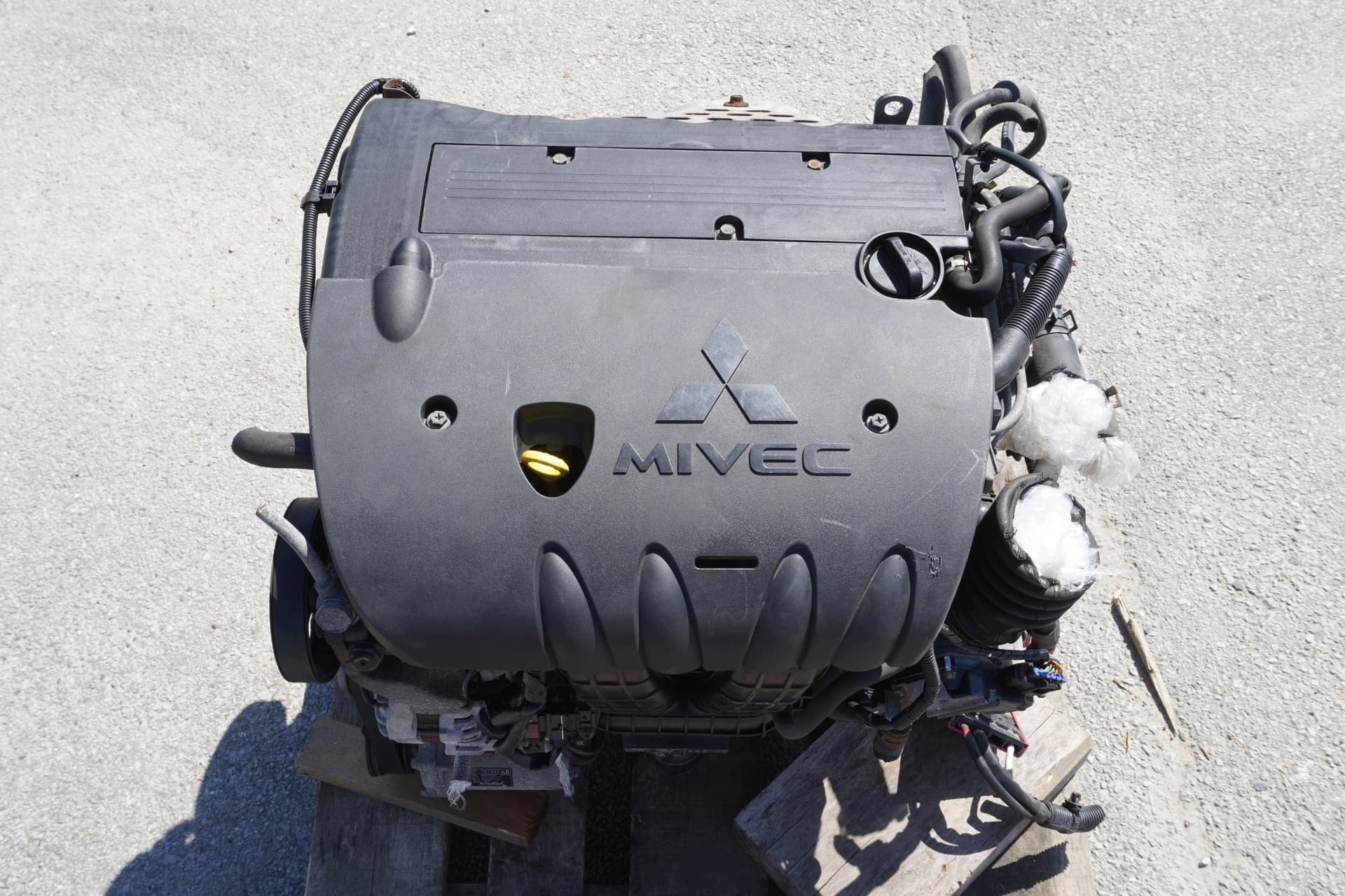 Moteur 4B10 — vue 13