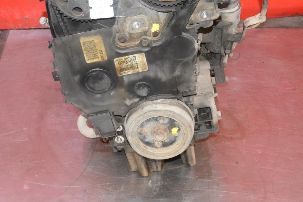 Moteur B 5244 S — vue 9
