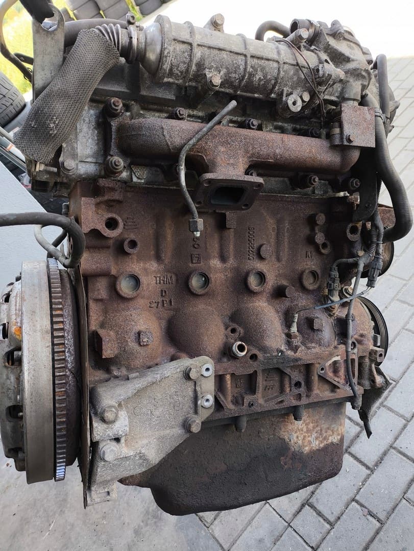 Moteur F1CE0481D (F30DT) — vue 7