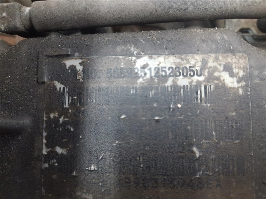 Moteur D27DT — vue 6