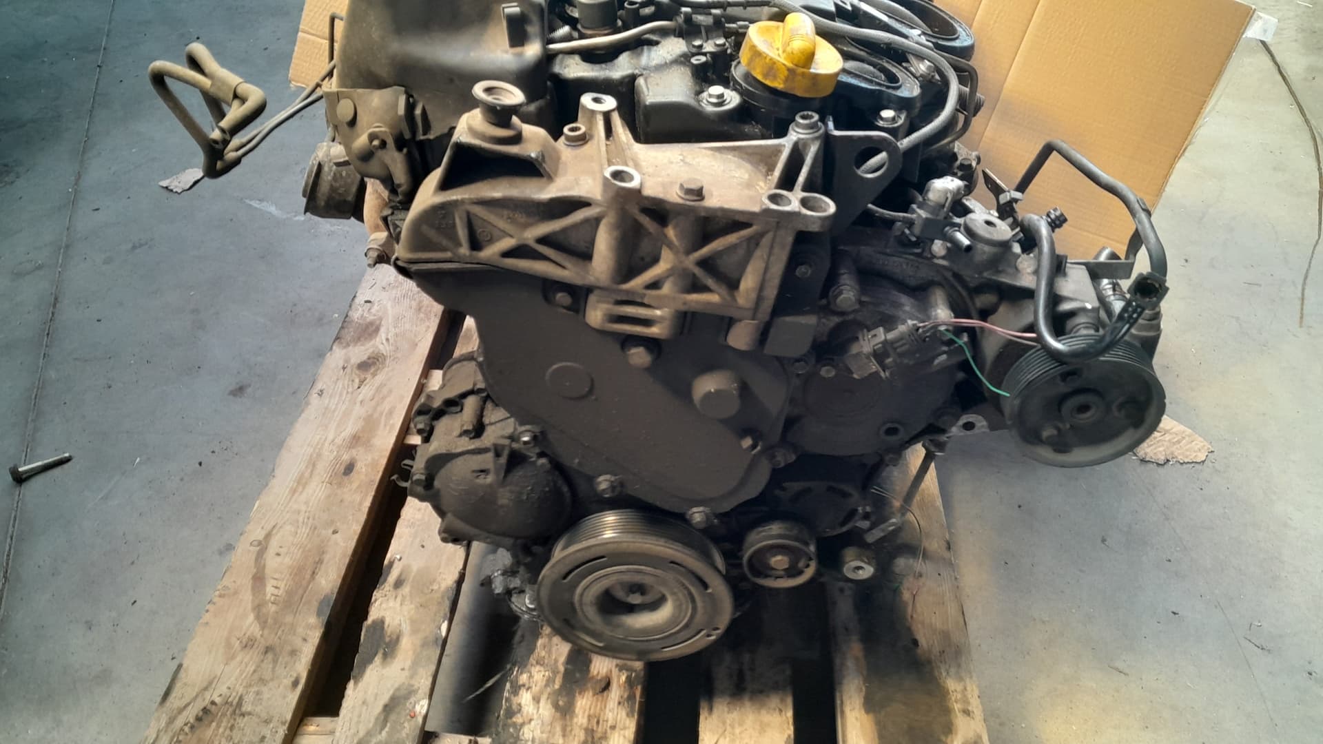 Moteur G9T 642 — vue 2