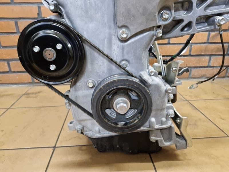 Moteur 4B12 — vue 4