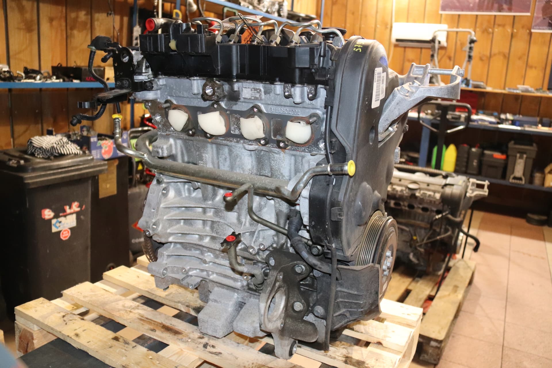 Moteur D 4204 T16 — vue 4