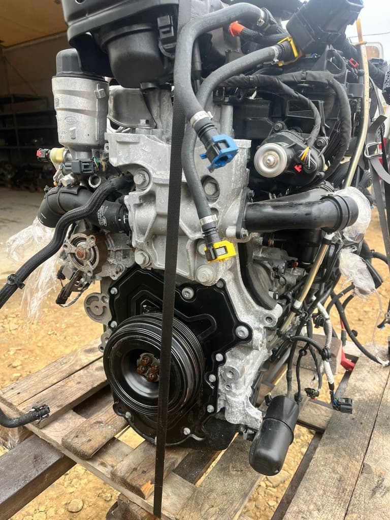 Moteur 204DTA(AJ20D4) — vue 2