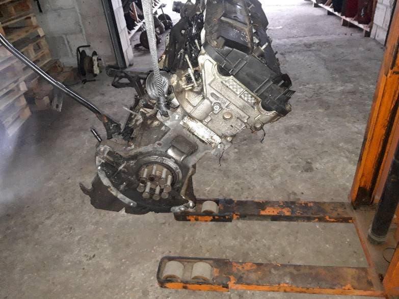 Moteur M52 B28 (286S1) — vue 4