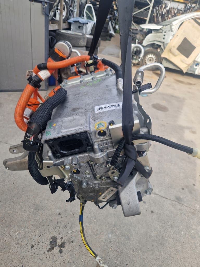 Moteur 6AM 402 — vue 2