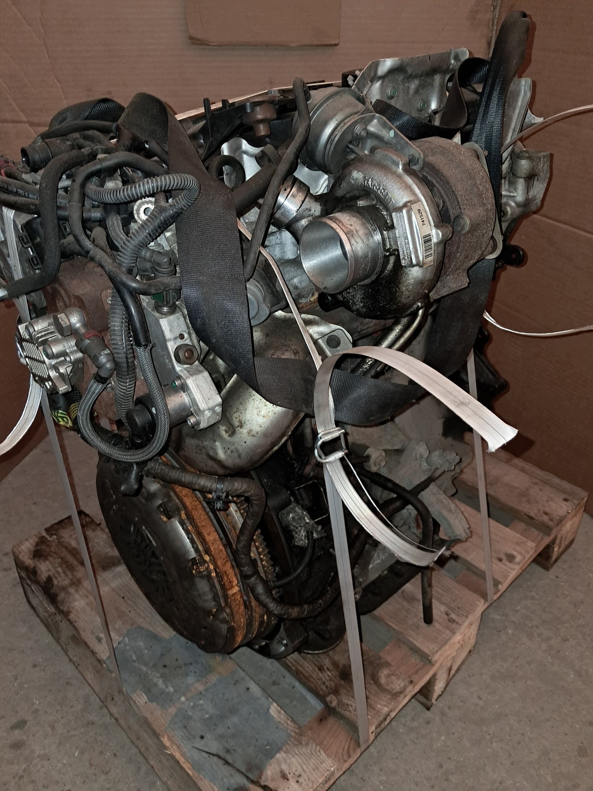 Moteur M9R 742 — vue 10