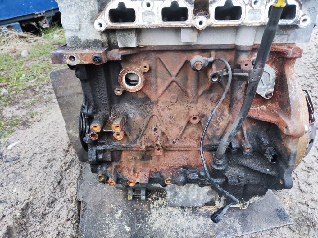 Moteur W10 B16 A — vue 3