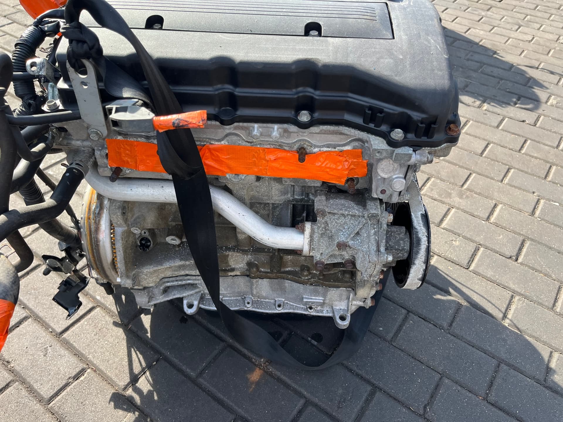 Moteur 4B12 — vue 6