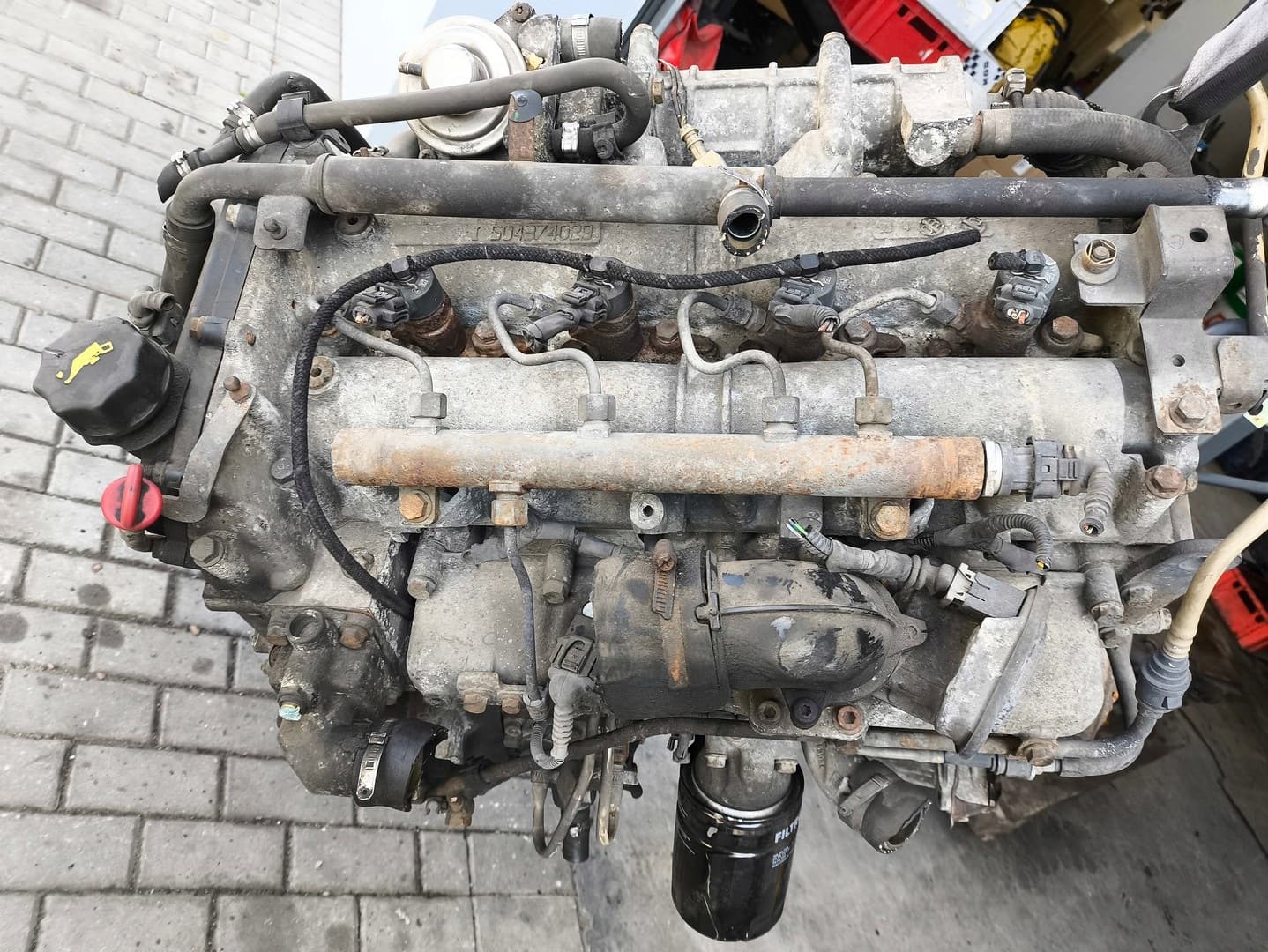Moteur F1CE0481D (F30DT) — vue 4