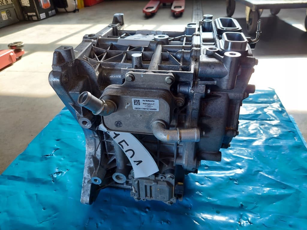 Moteur 6AM 402 — vue 4