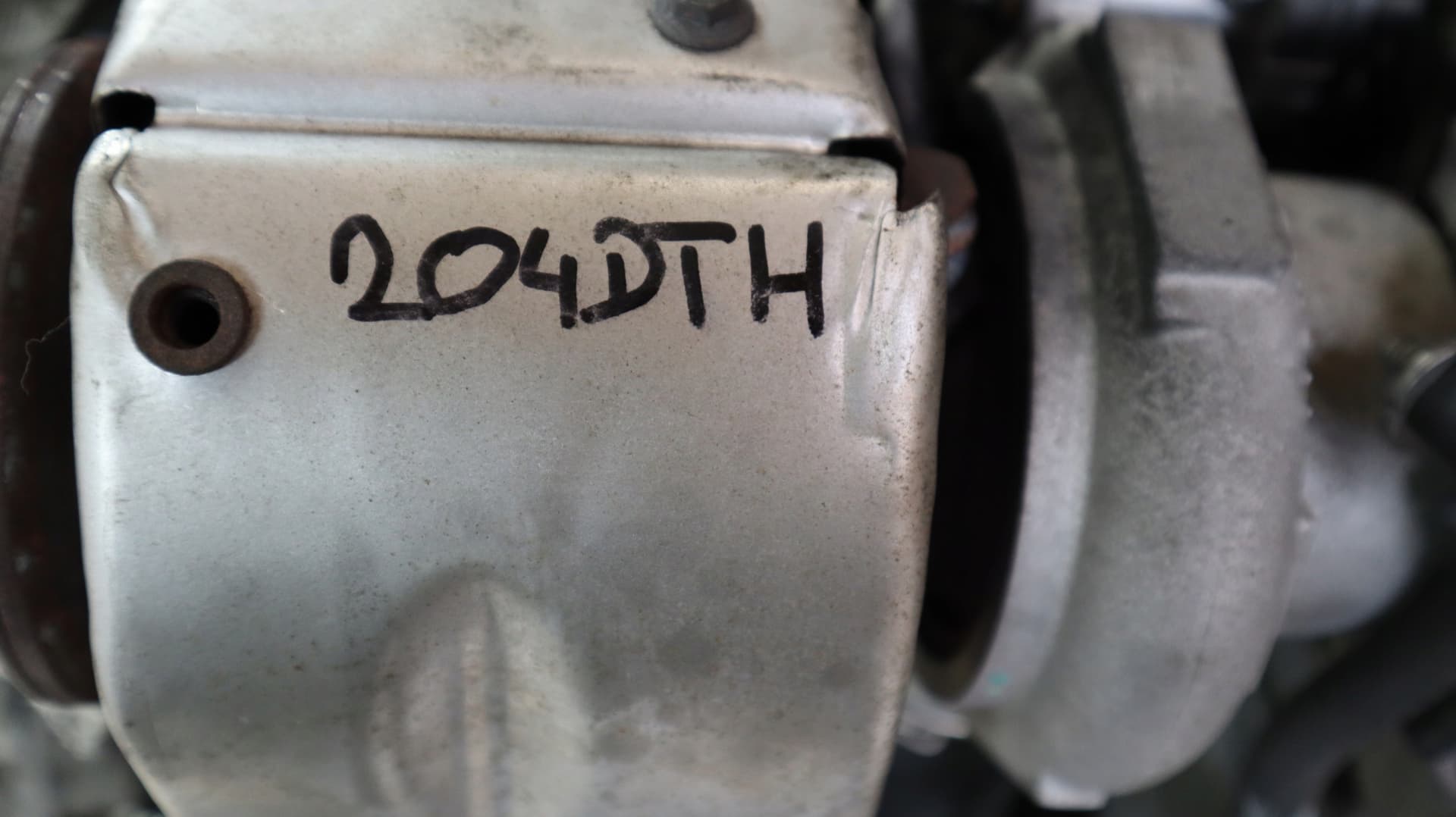 Moteur 204DTH(AJ20D4) — vue 15