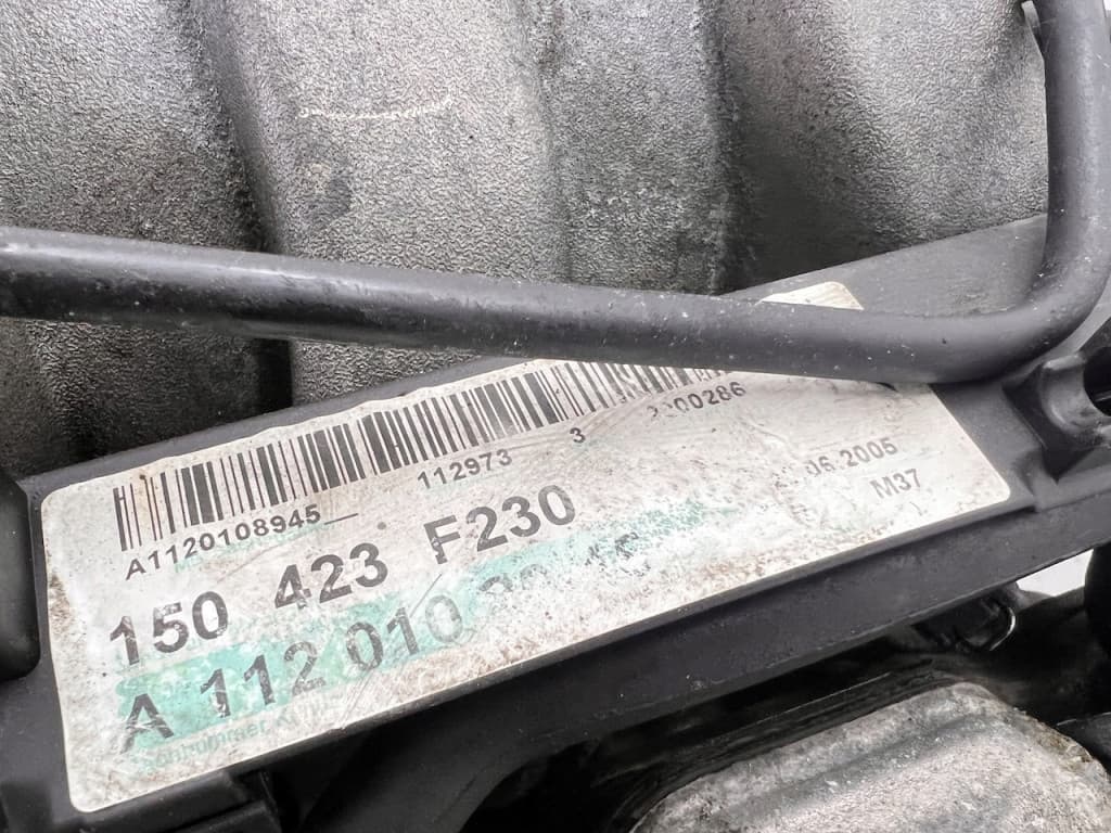 Moteur M 112.973 — vue 9