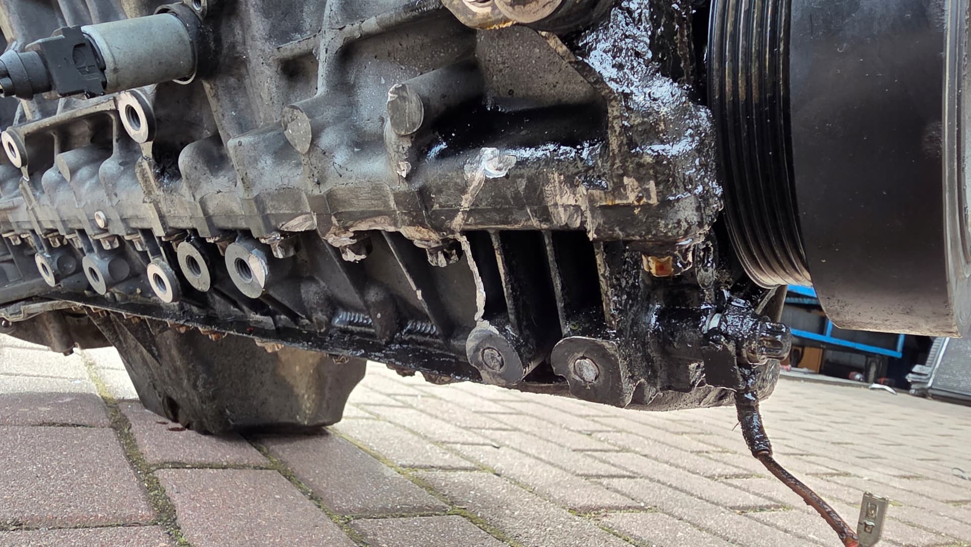 Moteur N53 B30 A — vue 4