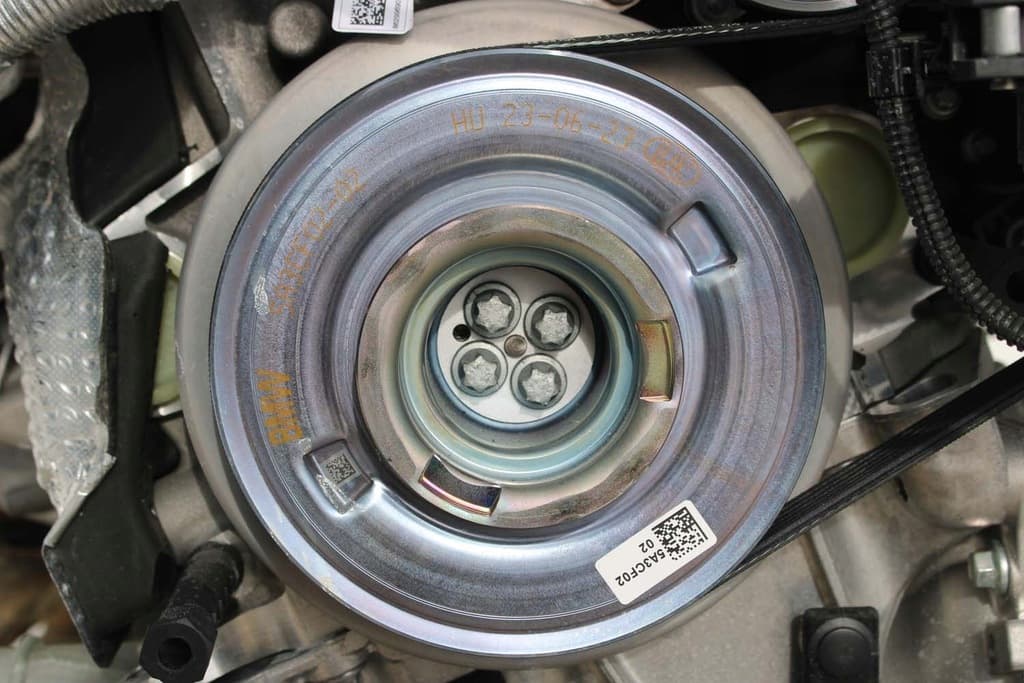 Moteur B46 B20 B — vue 4