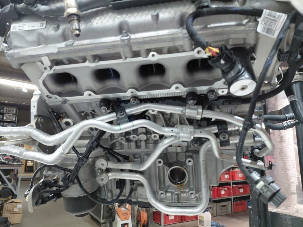 Moteur S68 B44 A — vue 4