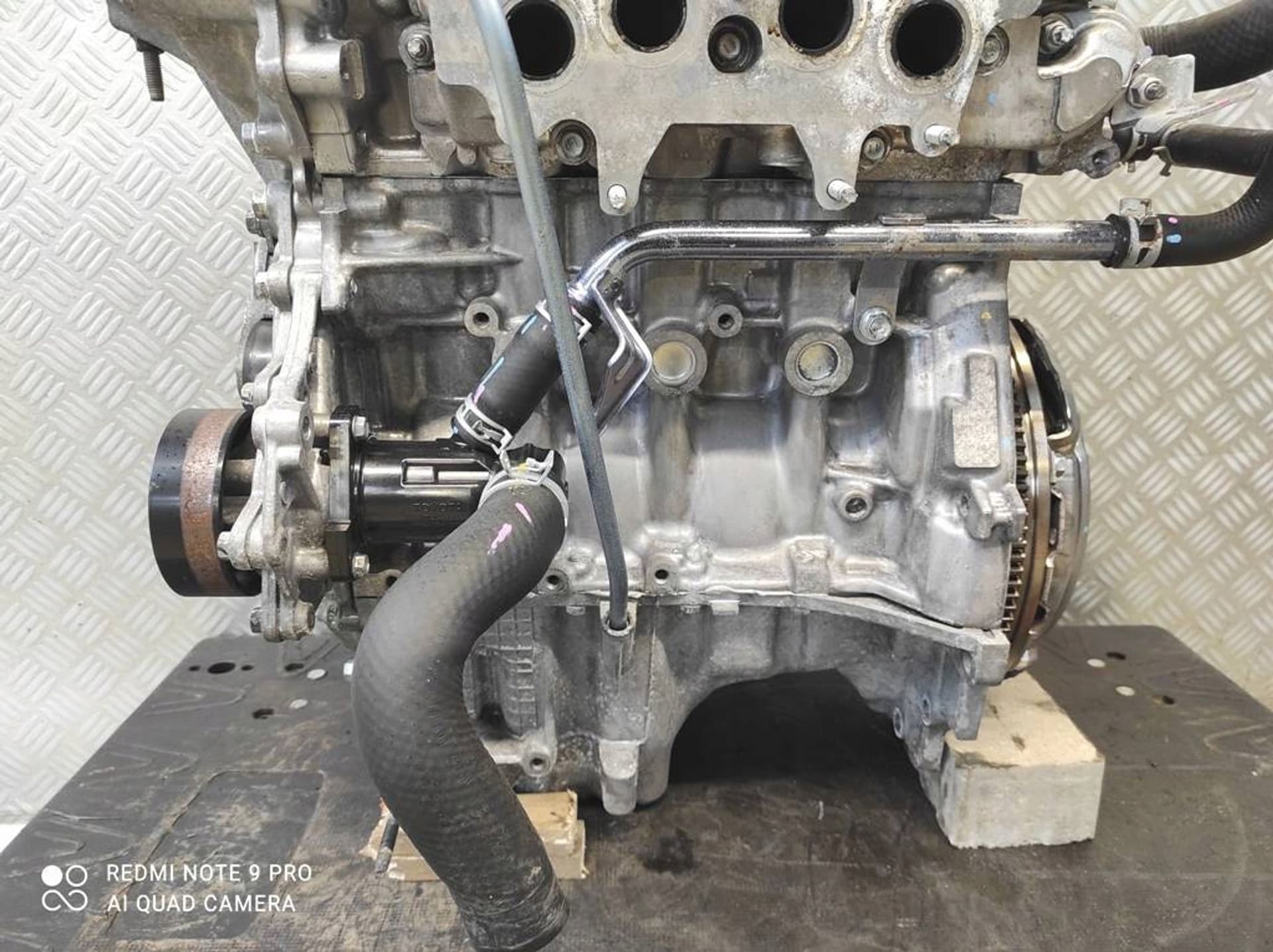 Moteur 2NR-FKE — vue 2