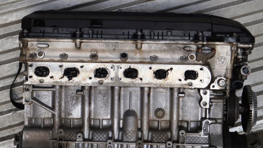 Moteur M54 B25 (256S5) — vue 2