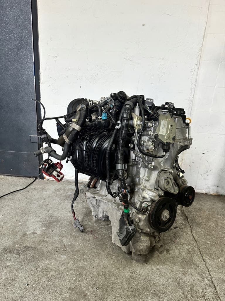 Moteur 2NR-FKE — vue 2