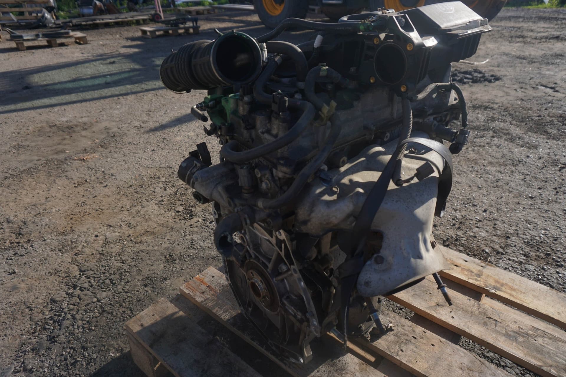 Moteur HR16DE — vue 2