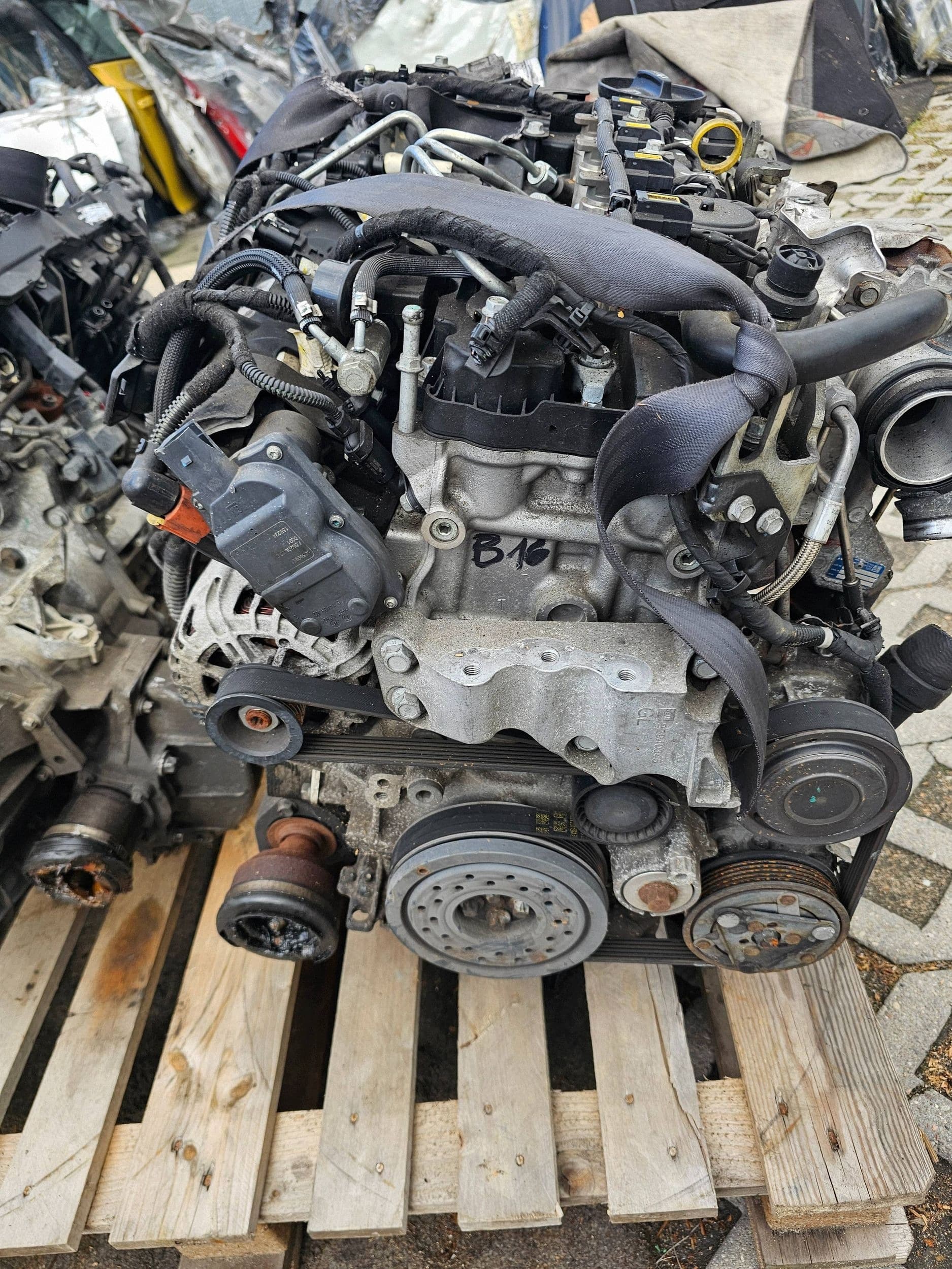 Moteur B 16 DTH — vue 2